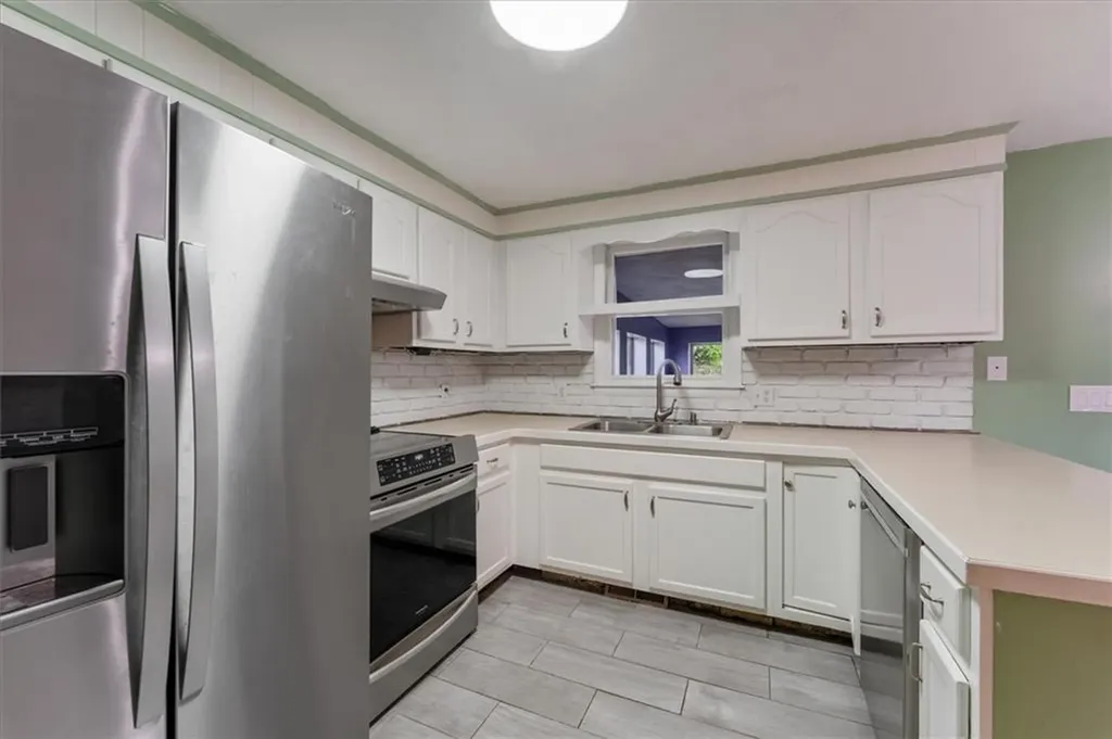 130 Woodland Avenue Cranston RI 02920