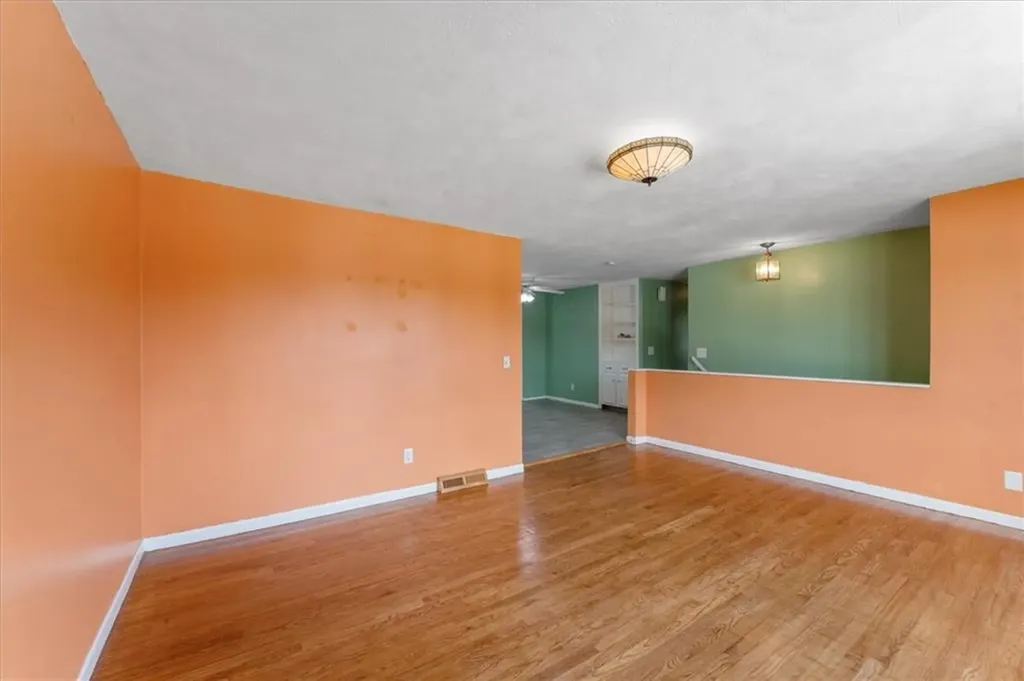 130 Woodland Avenue Cranston RI 02920