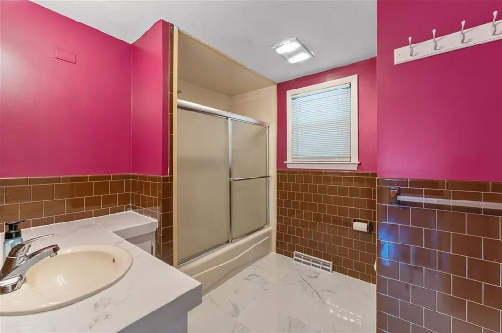 130 Woodland Avenue Cranston RI 02920