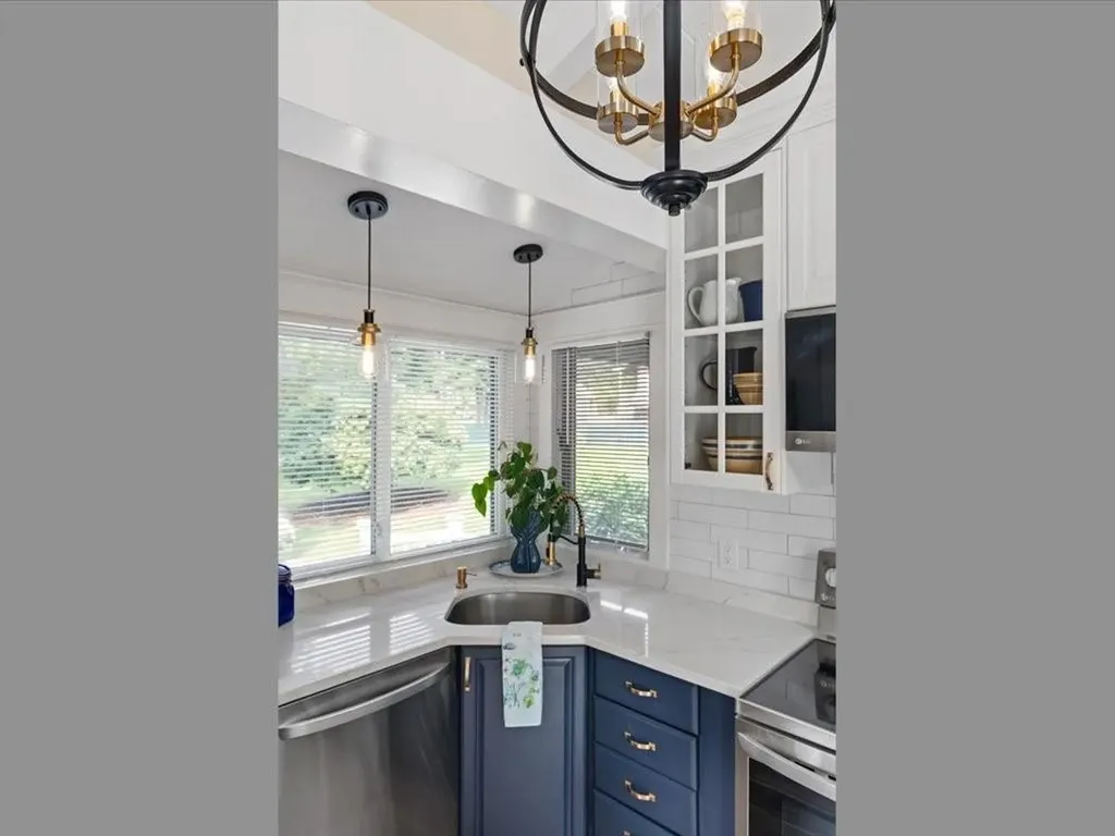 121 Steamboat Street Jamestown RI 02835