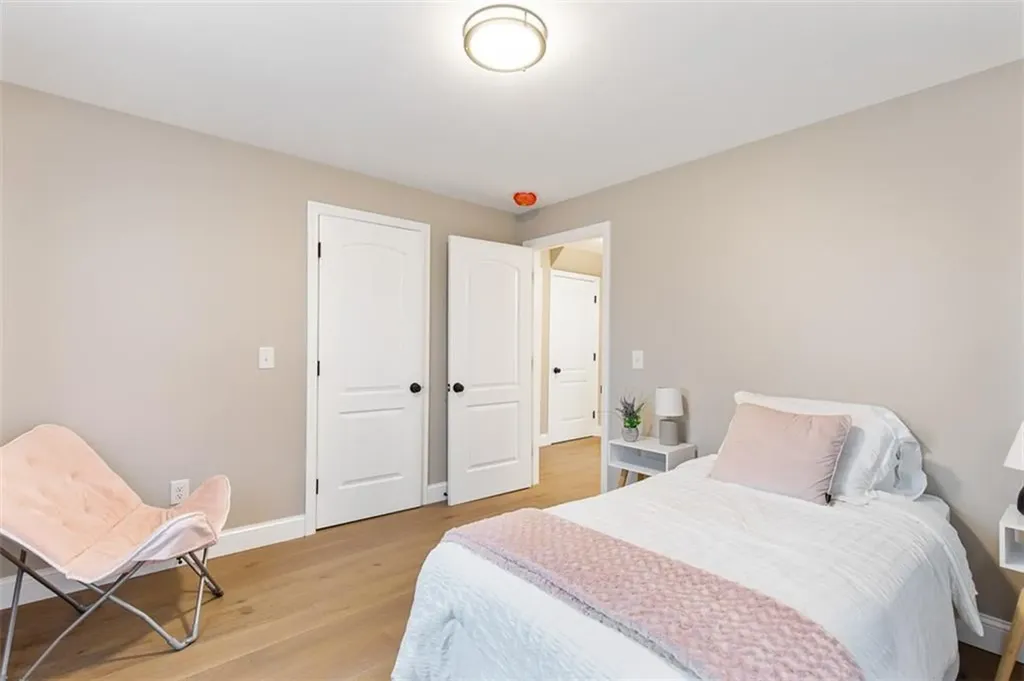 162 Colonial Road Providence RI 02906