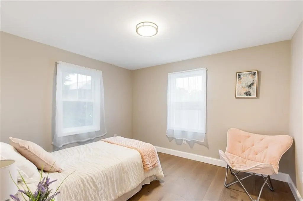 162 Colonial Road Providence RI 02906