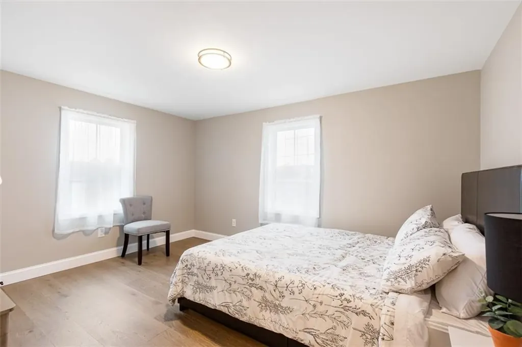 162 Colonial Road Providence RI 02906