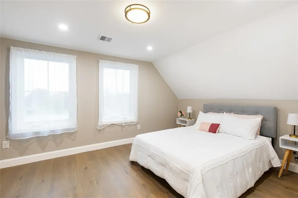 162 Colonial Road Providence RI 02906
