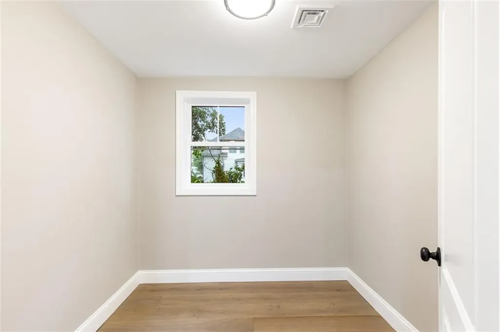 162 Colonial Road Providence RI 02906