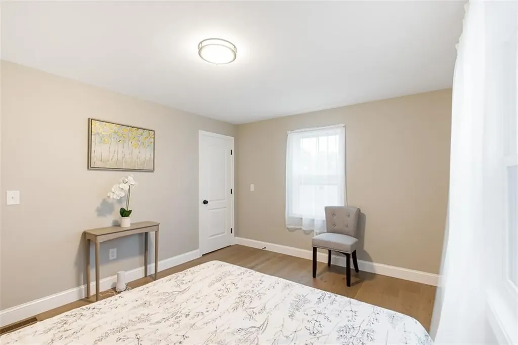 162 Colonial Road Providence RI 02906