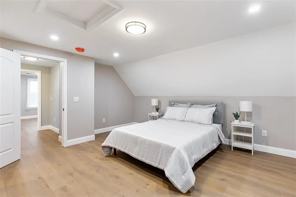 162 Colonial Road Providence RI 02906