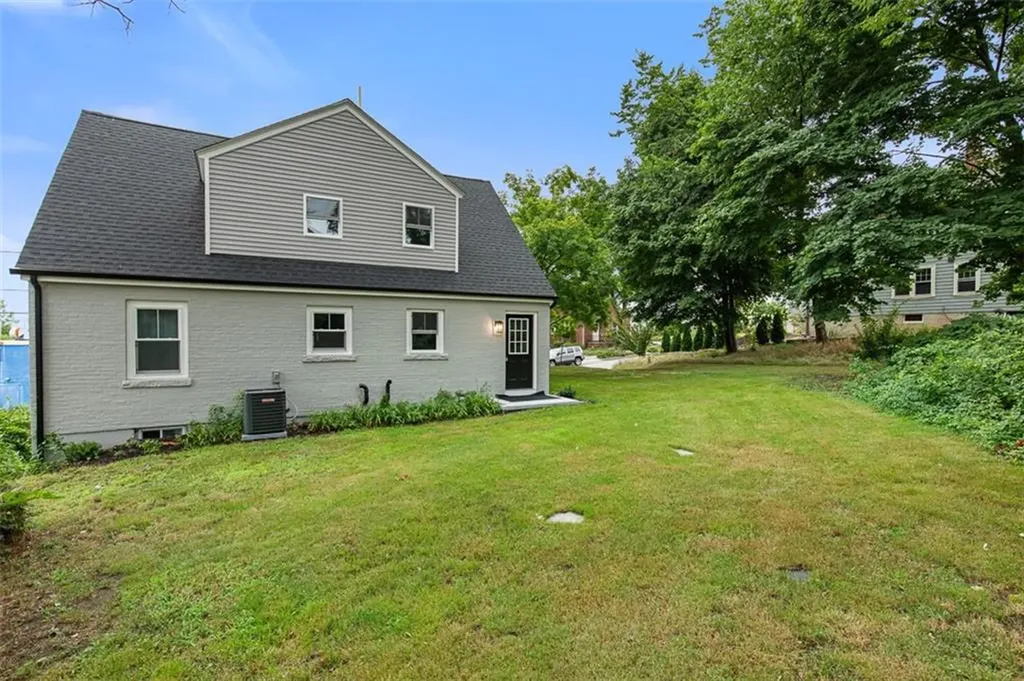 162 Colonial Road Providence RI 02906