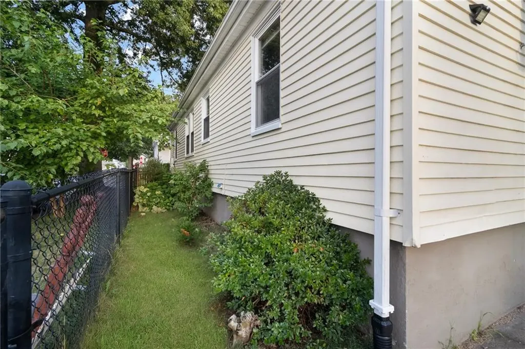 58 Hazael Street Providence RI 02908