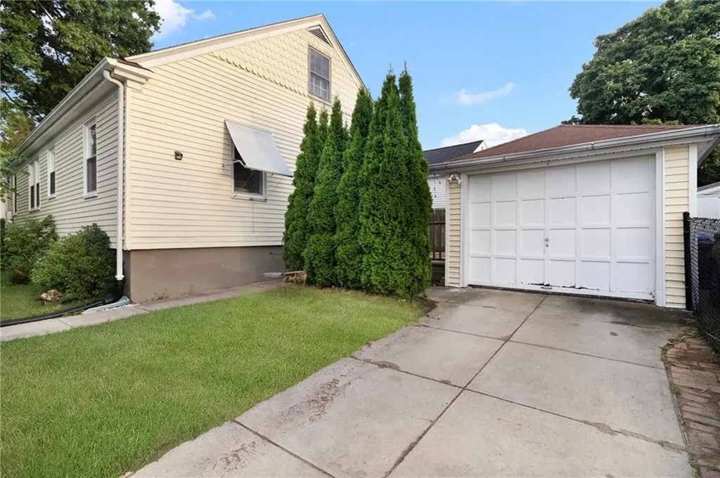 58 Hazael Street Providence RI 02908