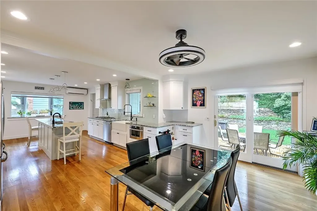 22 Glen Drive Providence RI 02906
