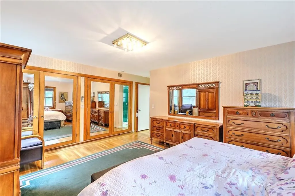 22 Glen Drive Providence RI 02906