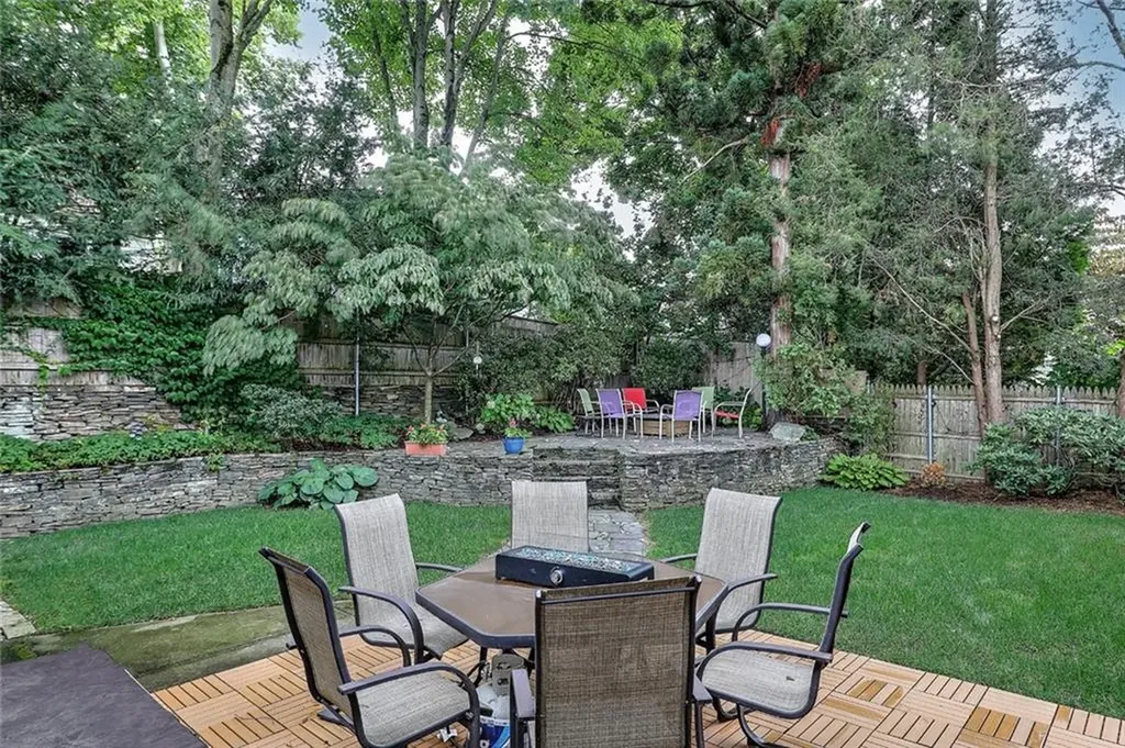 22 Glen Drive Providence RI 02906