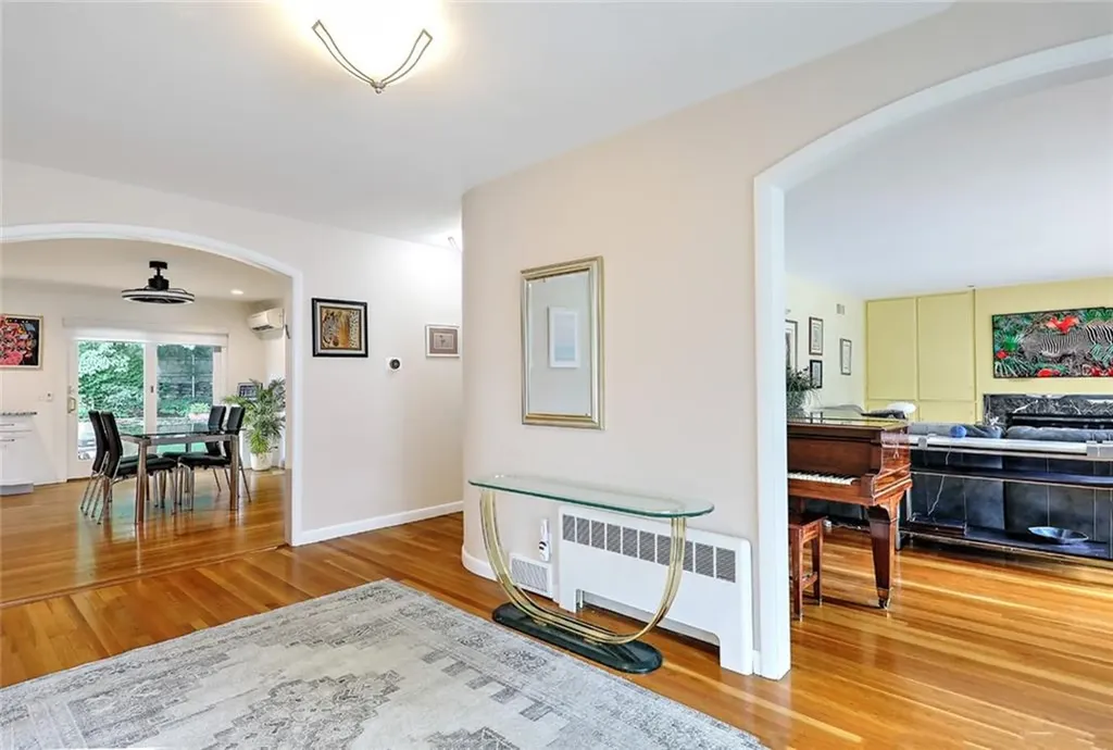 22 Glen Drive Providence RI 02906
