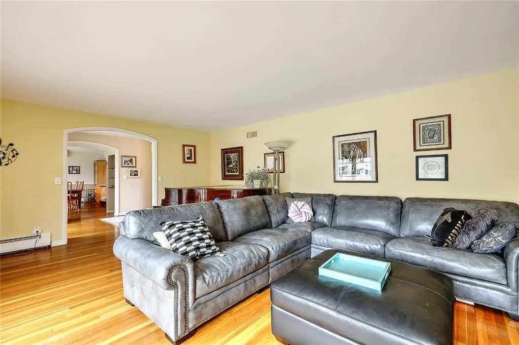 22 Glen Drive Providence RI 02906