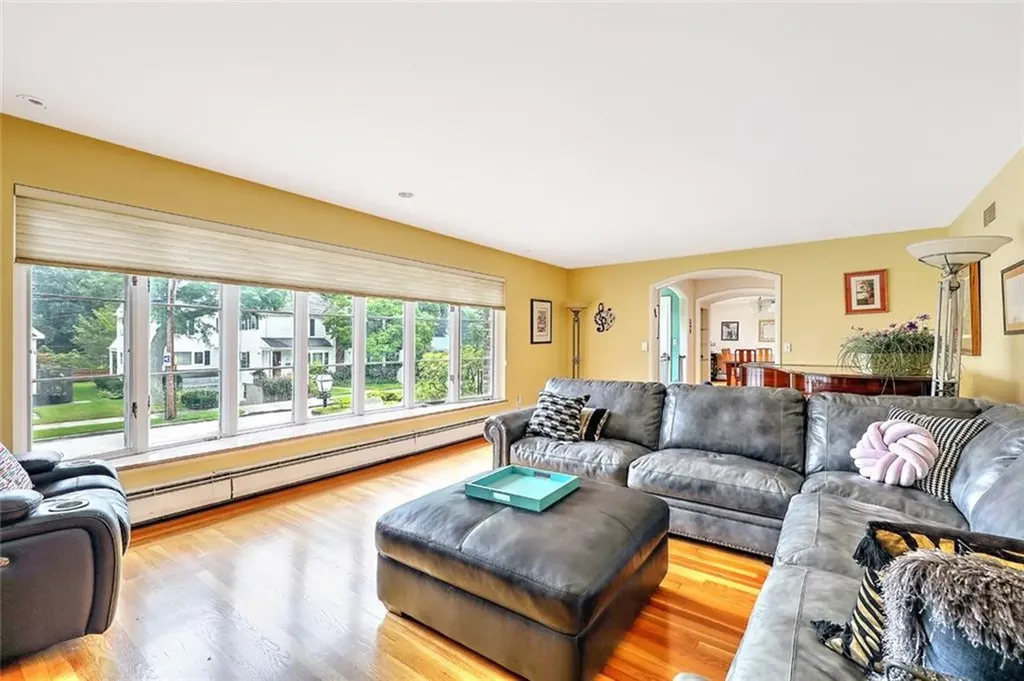 22 Glen Drive Providence RI 02906