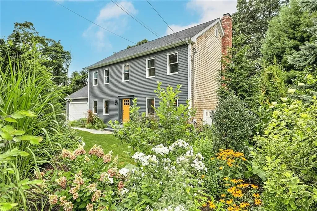 136 Lincoln Avenue Barrington RI 02806