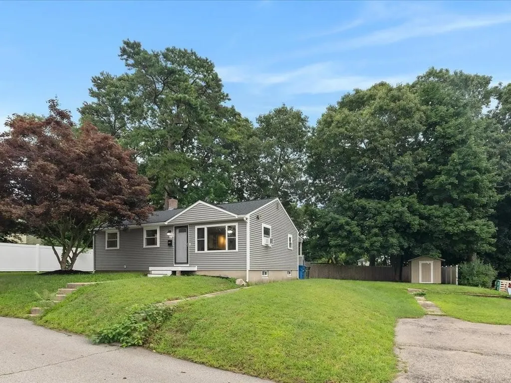 65 Roundway Drive Coventry RI 02816