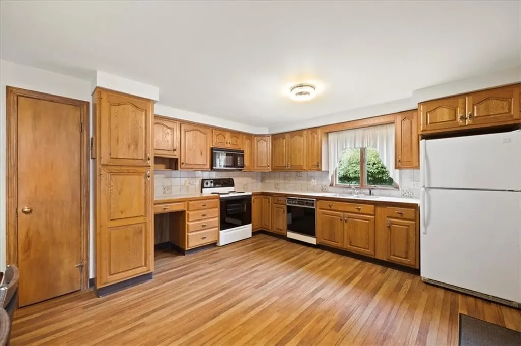 15 Washington Road Barrington RI 02806