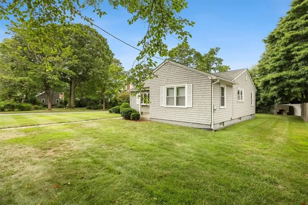 15 Washington Road Barrington RI 02806
