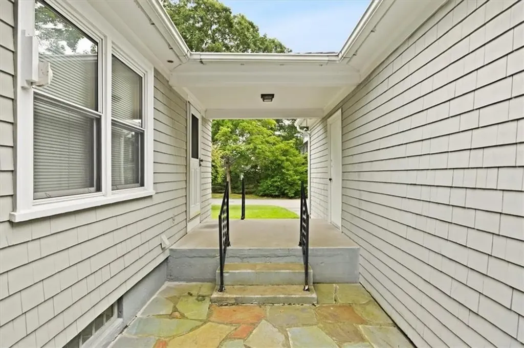 15 Washington Road Barrington RI 02806