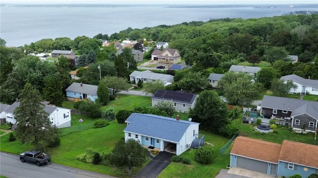 130 Brackett Avenue Tiverton RI 02878