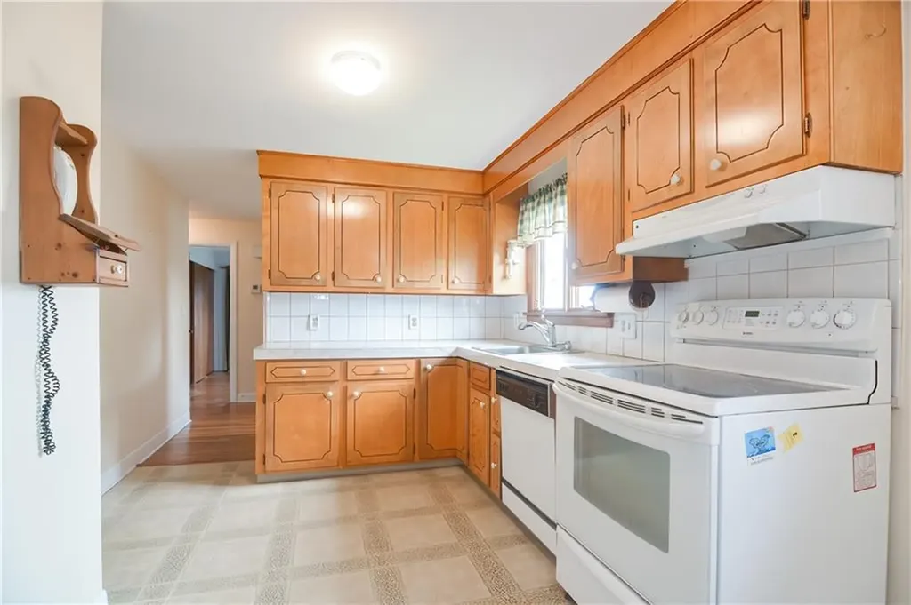130 Brackett Avenue Tiverton RI 02878