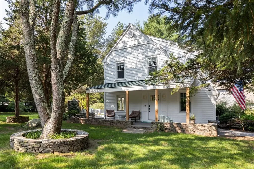 2 Scull Street Jamestown RI 02835