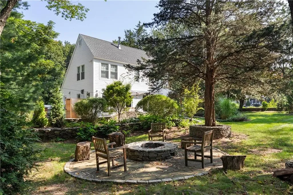 2 Scull Street Jamestown RI 02835