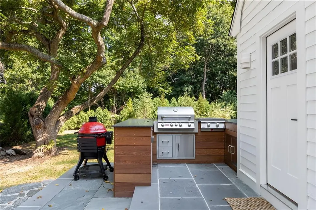 2 Scull Street Jamestown RI 02835