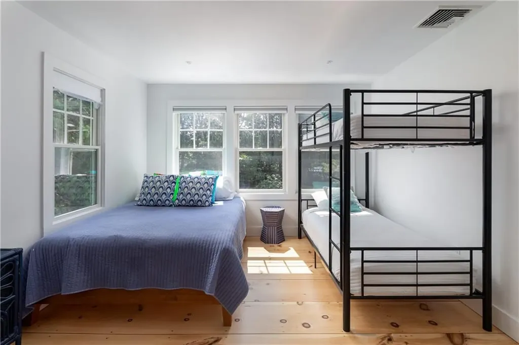2 Scull Street Jamestown RI 02835