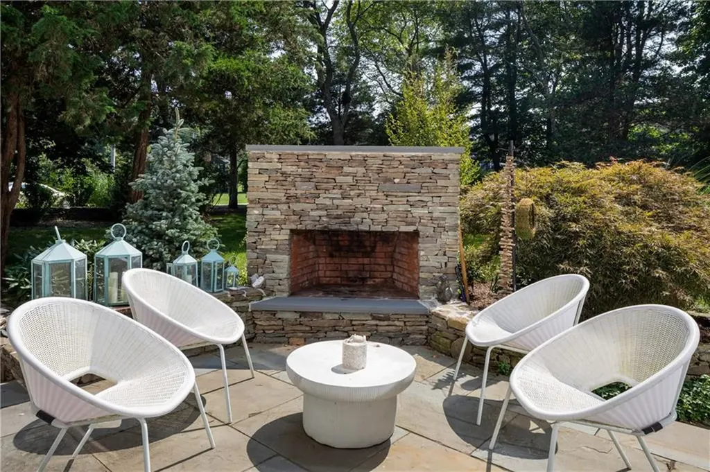 2 Scull Street Jamestown RI 02835