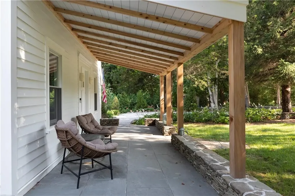 2 Scull Street Jamestown RI 02835