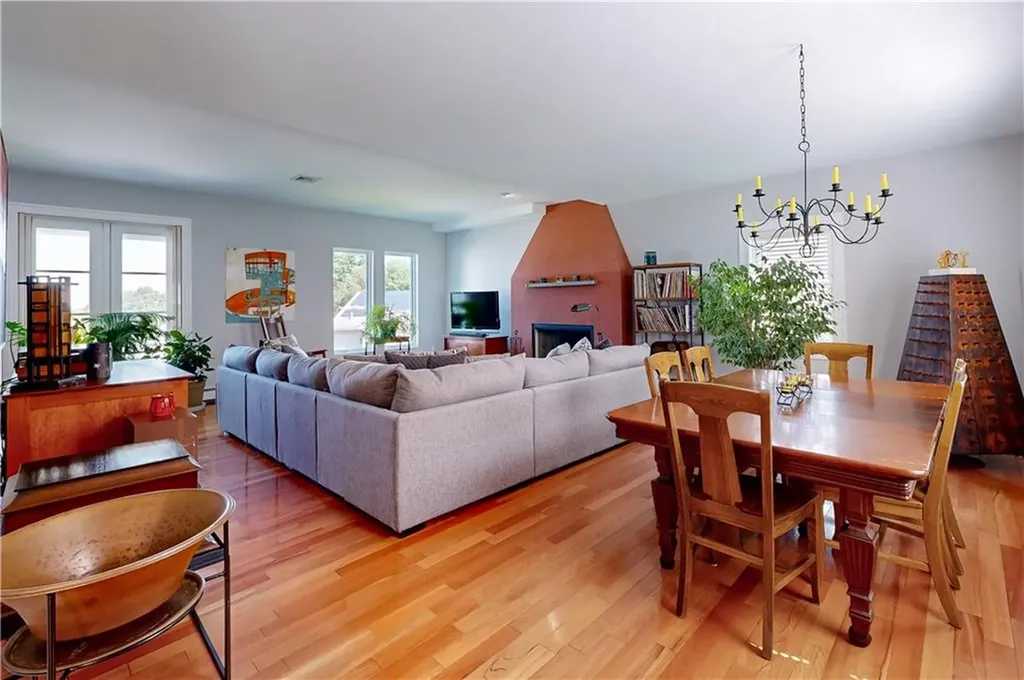 187 Horizon Drive Tiverton RI 02878