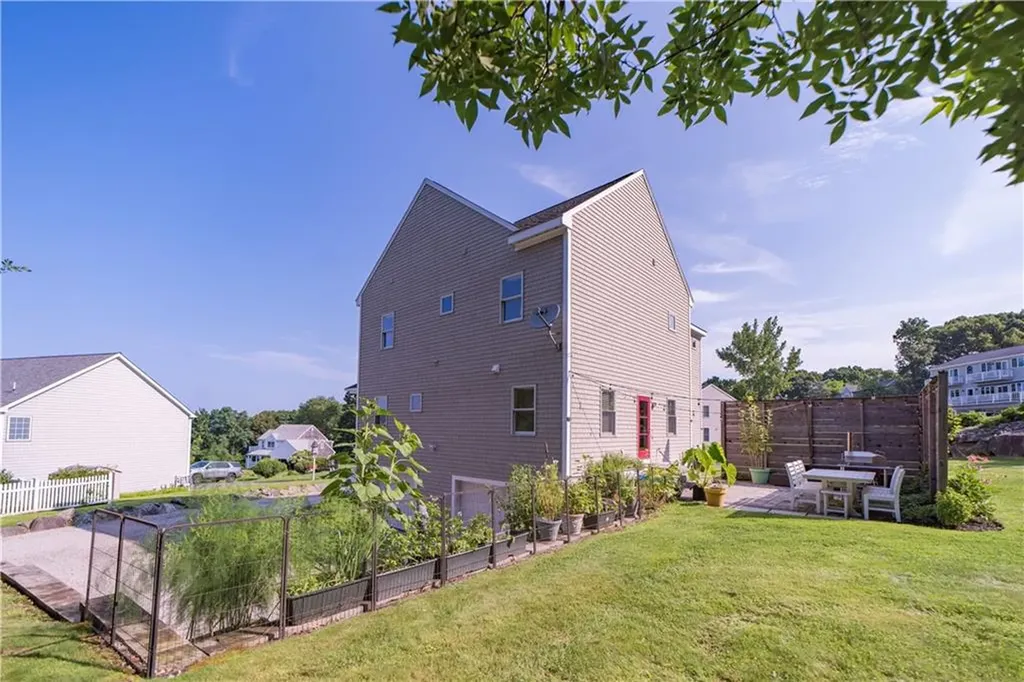 187 Horizon Drive Tiverton RI 02878