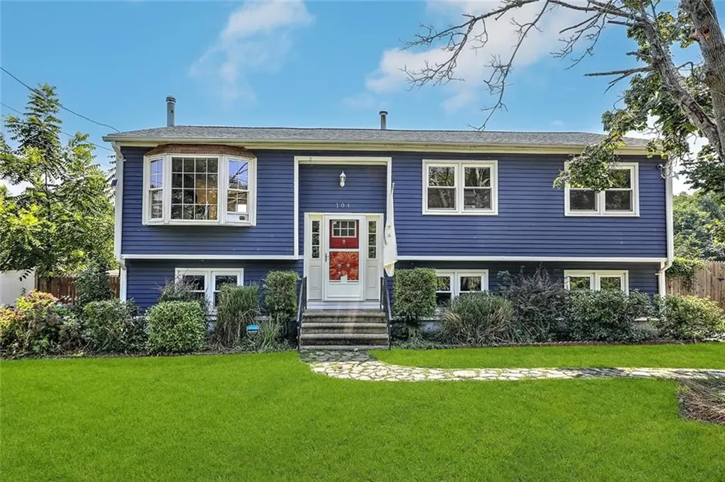 104 Levesque Street Warwick RI 02886