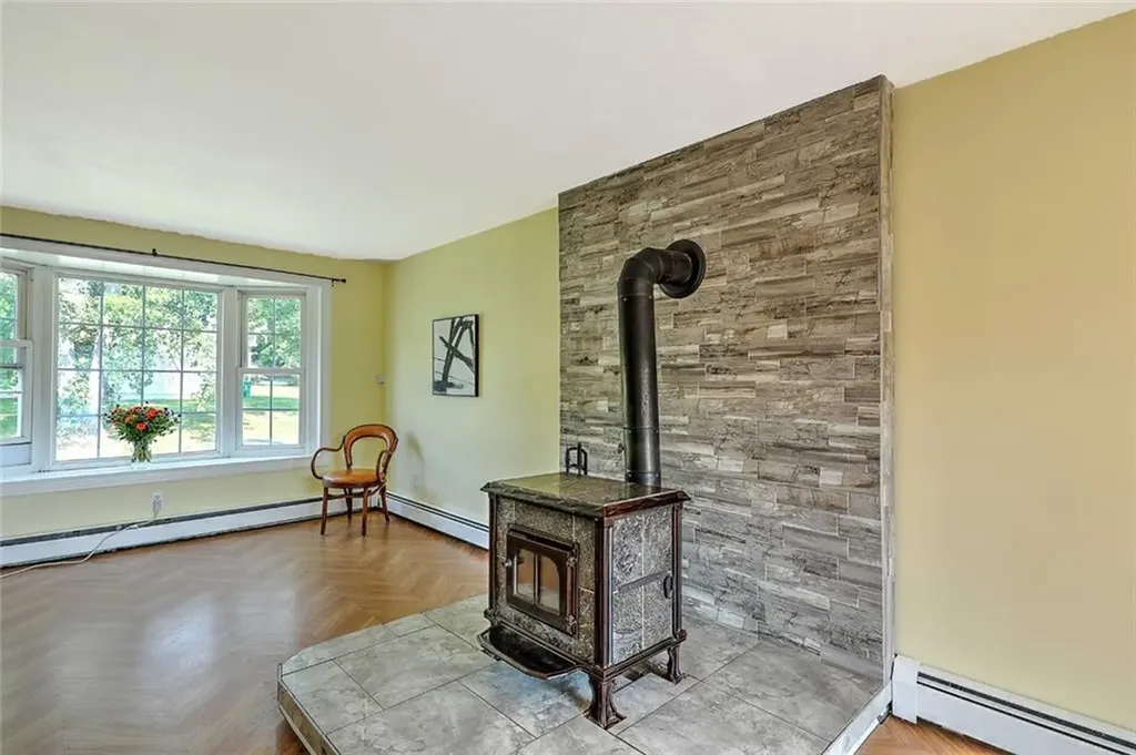 104 Levesque Street Warwick RI 02886