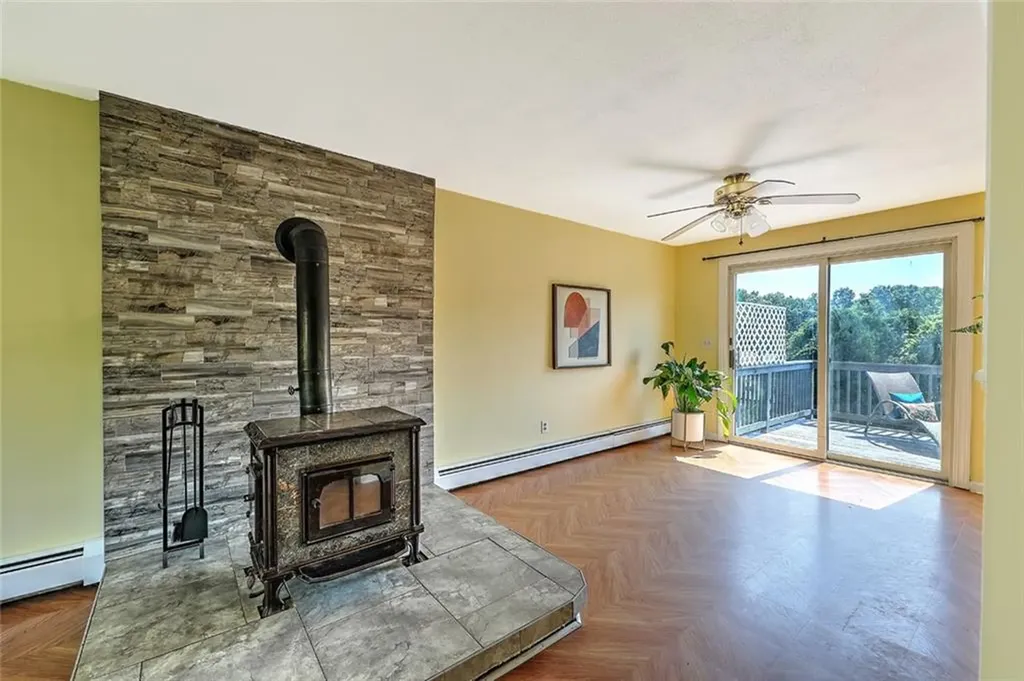 104 Levesque Street Warwick RI 02886