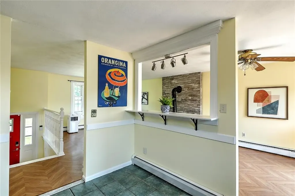 104 Levesque Street Warwick RI 02886