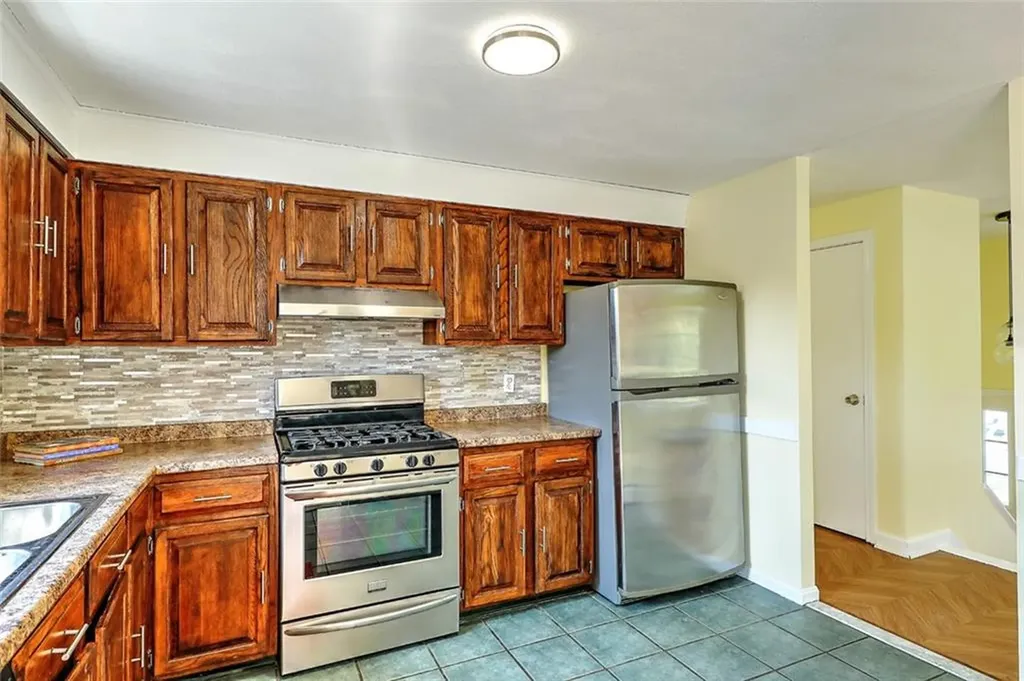 104 Levesque Street Warwick RI 02886