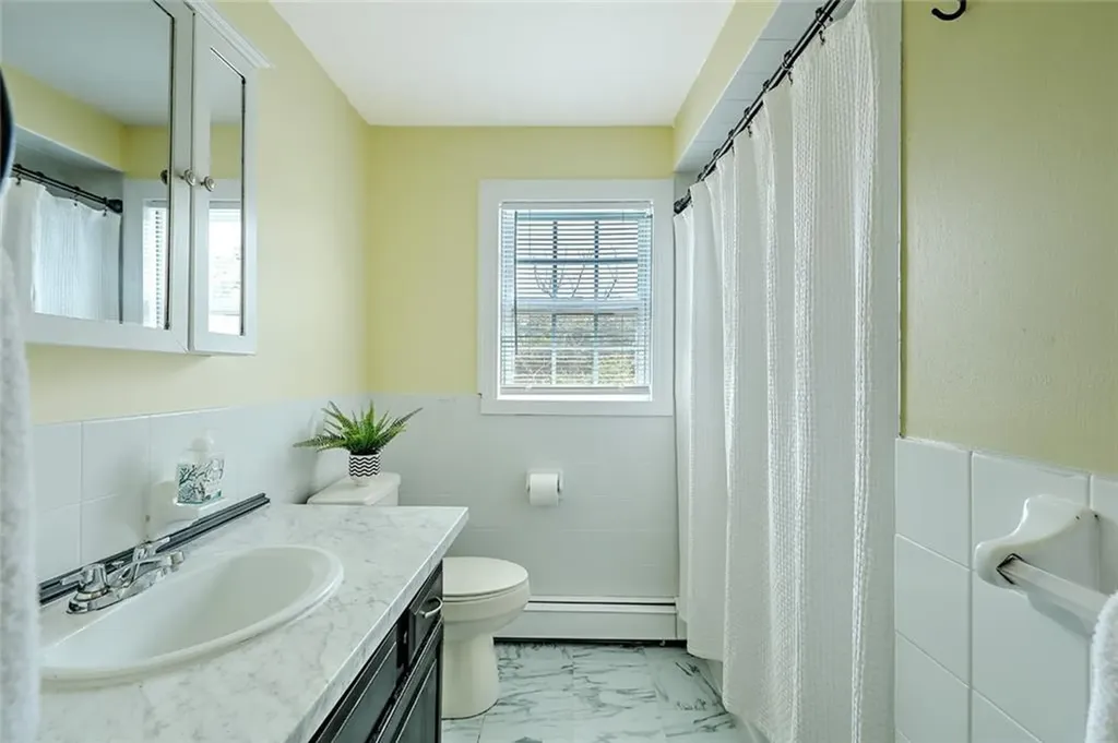 104 Levesque Street Warwick RI 02886