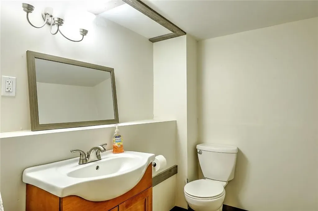 104 Levesque Street Warwick RI 02886