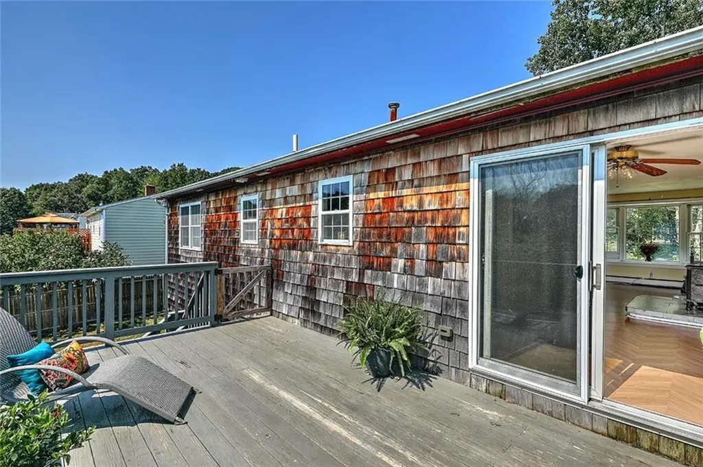 104 Levesque Street Warwick RI 02886