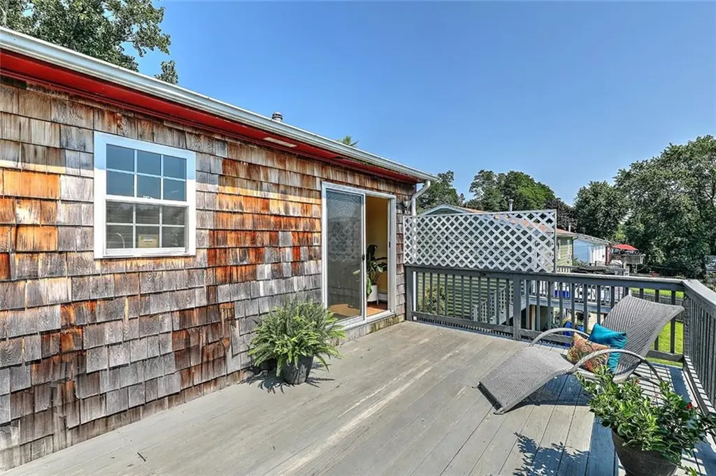 104 Levesque Street Warwick RI 02886