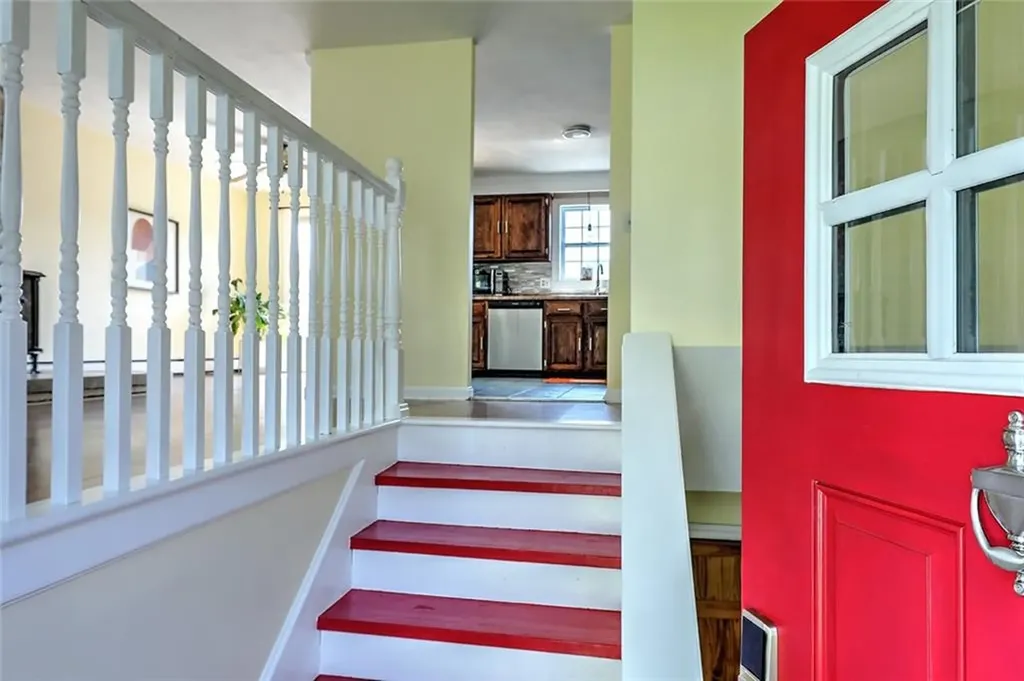 104 Levesque Street Warwick RI 02886