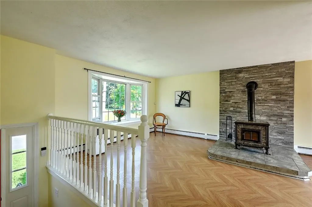 104 Levesque Street Warwick RI 02886