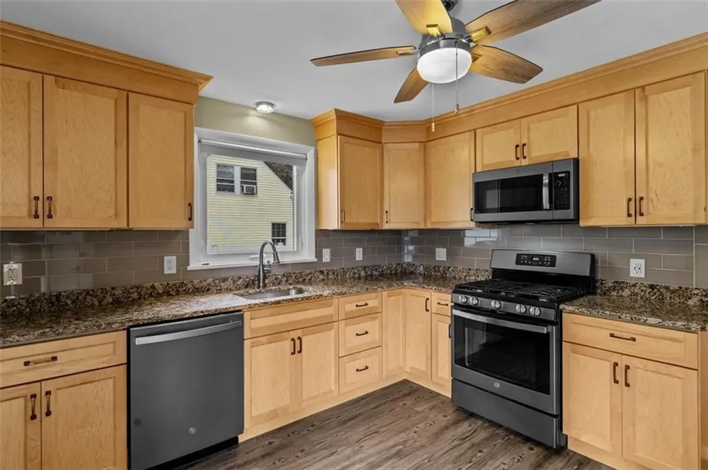 89 Carpenter Street Warwick RI 02886