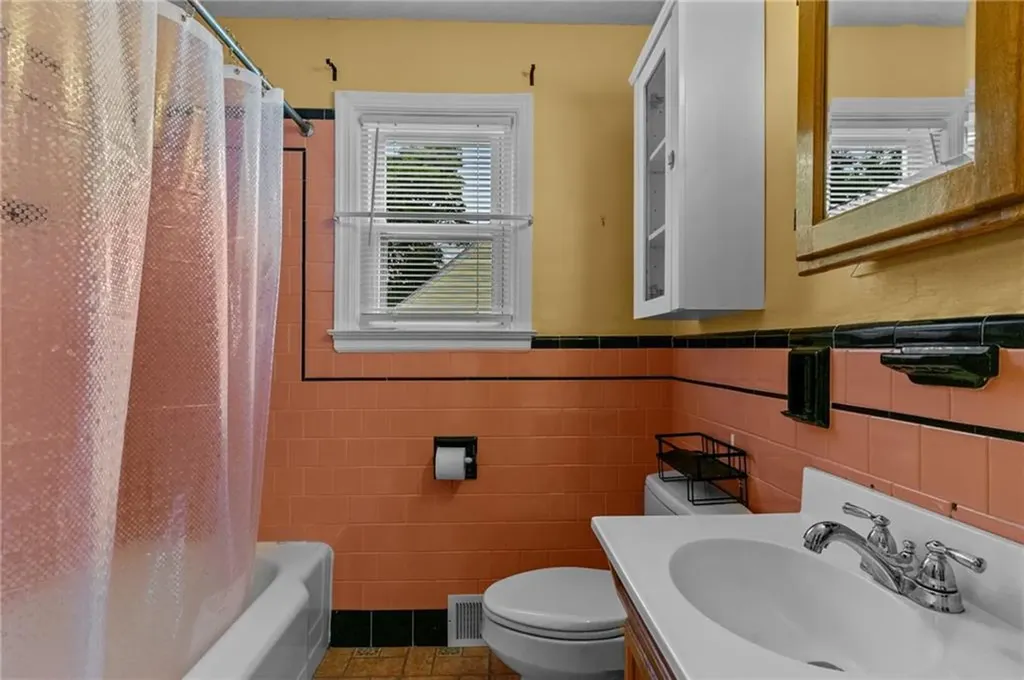 89 Carpenter Street Warwick RI 02886
