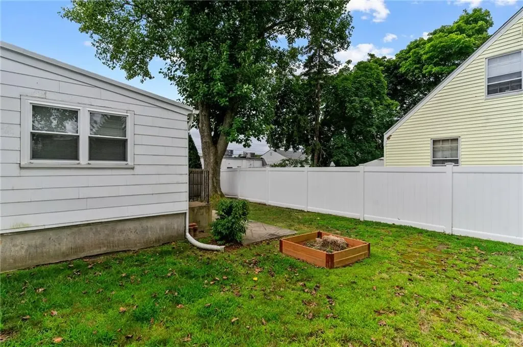 89 Carpenter Street Warwick RI 02886