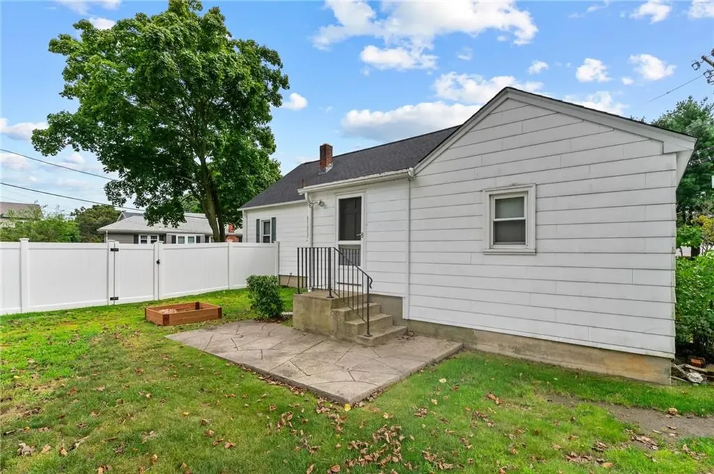 89 Carpenter Street Warwick RI 02886